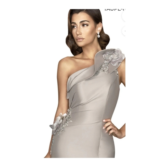 Terani Couture - Picture 5 of 6